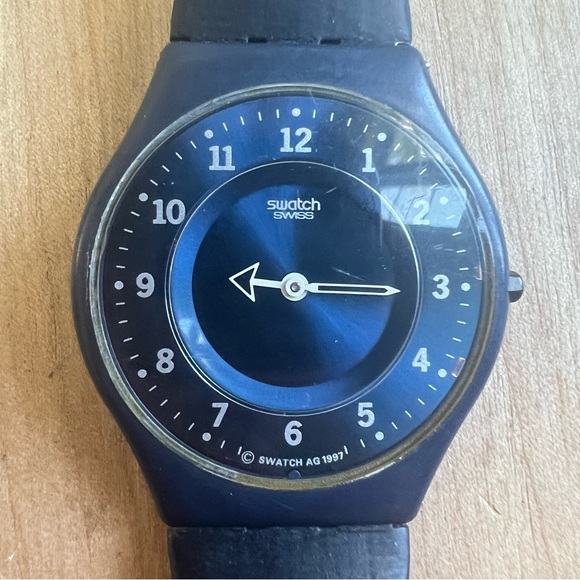 Vintage 1997 Swatch SFN102 THINSIDER blue leather fashion watch NEW BATTERY - Picture 1 of 8